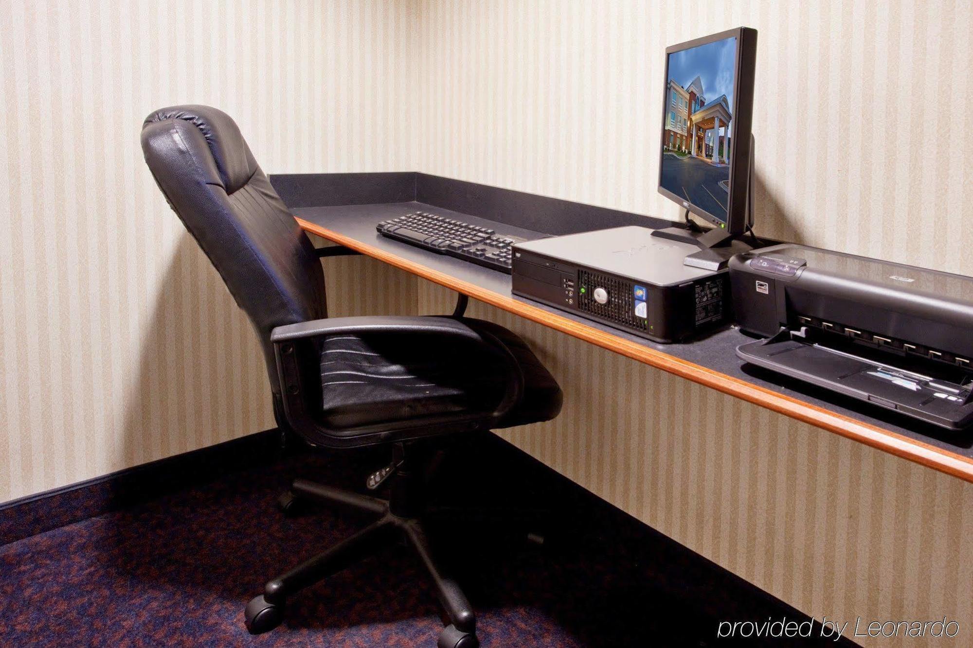 Holiday Inn Express Hotel & Suites Grand Rapids-North, An Ihg Hotel Facilities photo